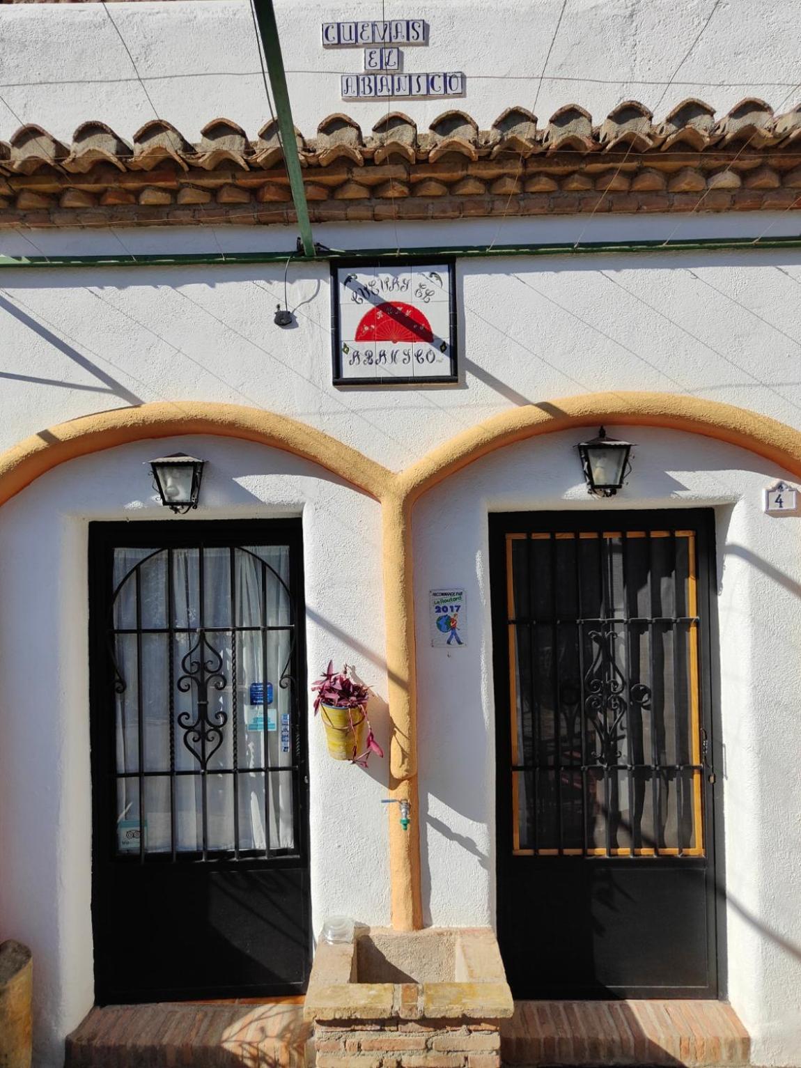 Cuevas El Abanico - Vtar Vivienda Turistica De Alojamiento Rural Granada Eksteriør bilde